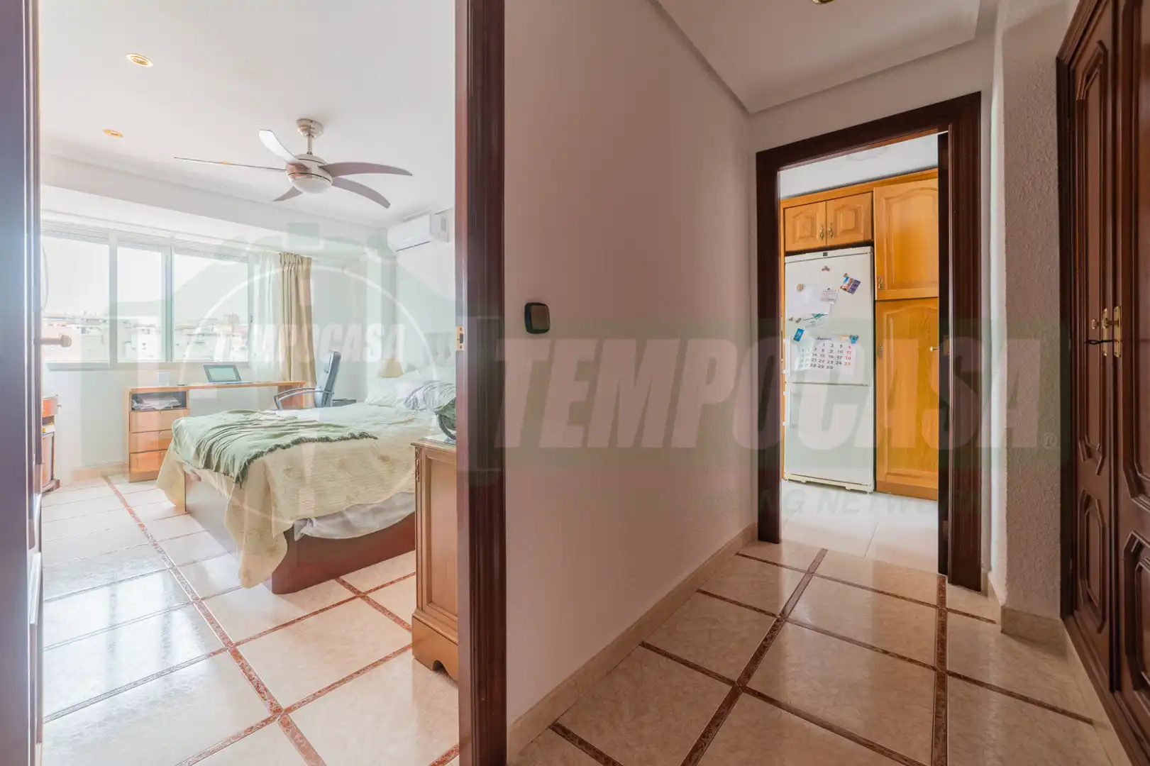 Piso con terraza en venta en Carrer de Rodrigo de Pertegás 23, imagen 3