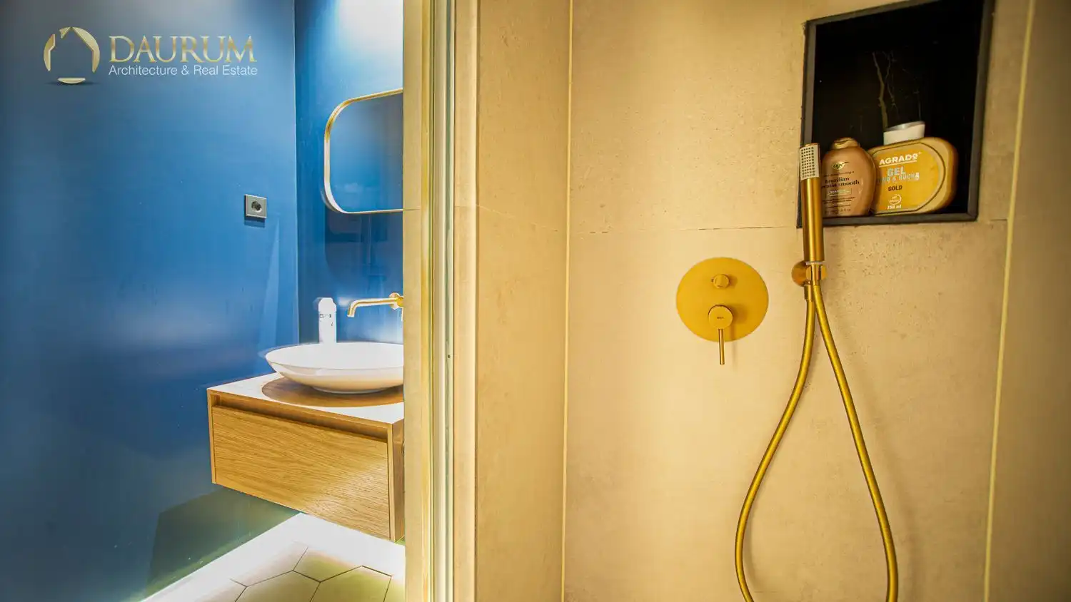 Bathroom of Flat for sale in Valencia  with Air Conditioner, Heating and Terrace