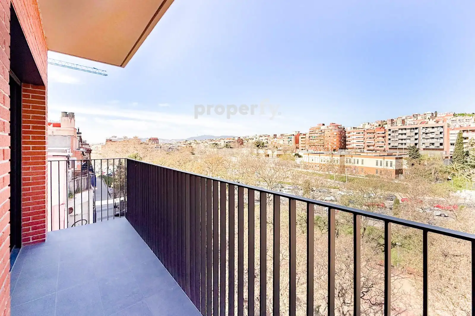 Außenansicht von Maisonette zum Verkauf in Badalona mit Klimaanlage, Heizung und Parkett