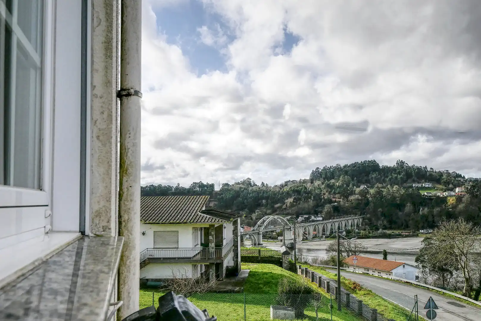 Vista exterior de Casa o chalet en venta en Bergondo con Calefacción, Jardín privado y Horno