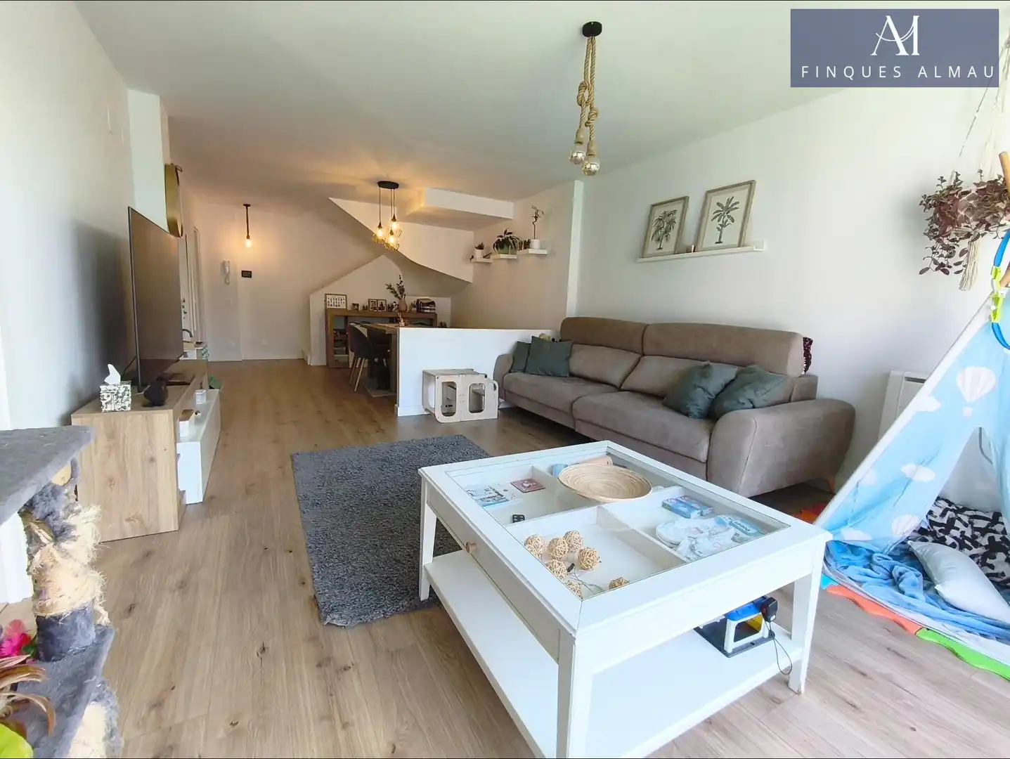 Sala d'estar de Casa adosada en venda en Calafell amb Calefacció, Jardí privat i Parquet