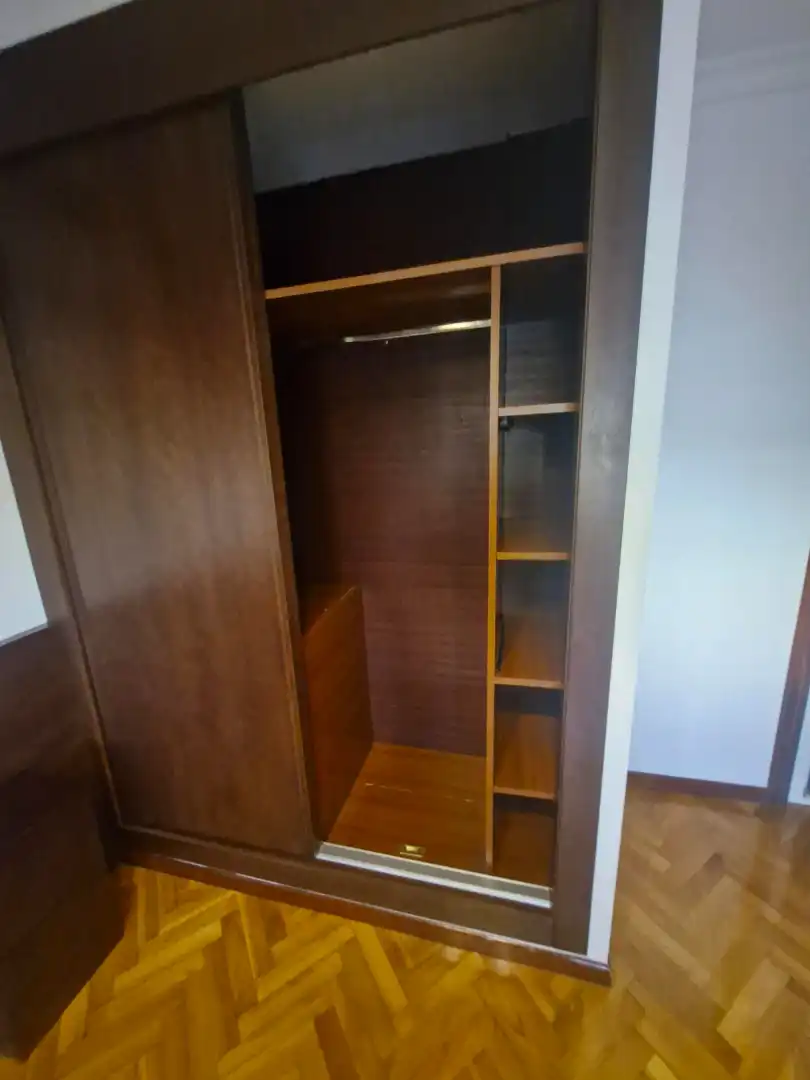 Dormitori de Pis de lloguer en Barbadás amb Calefacció, Parquet i Moblat