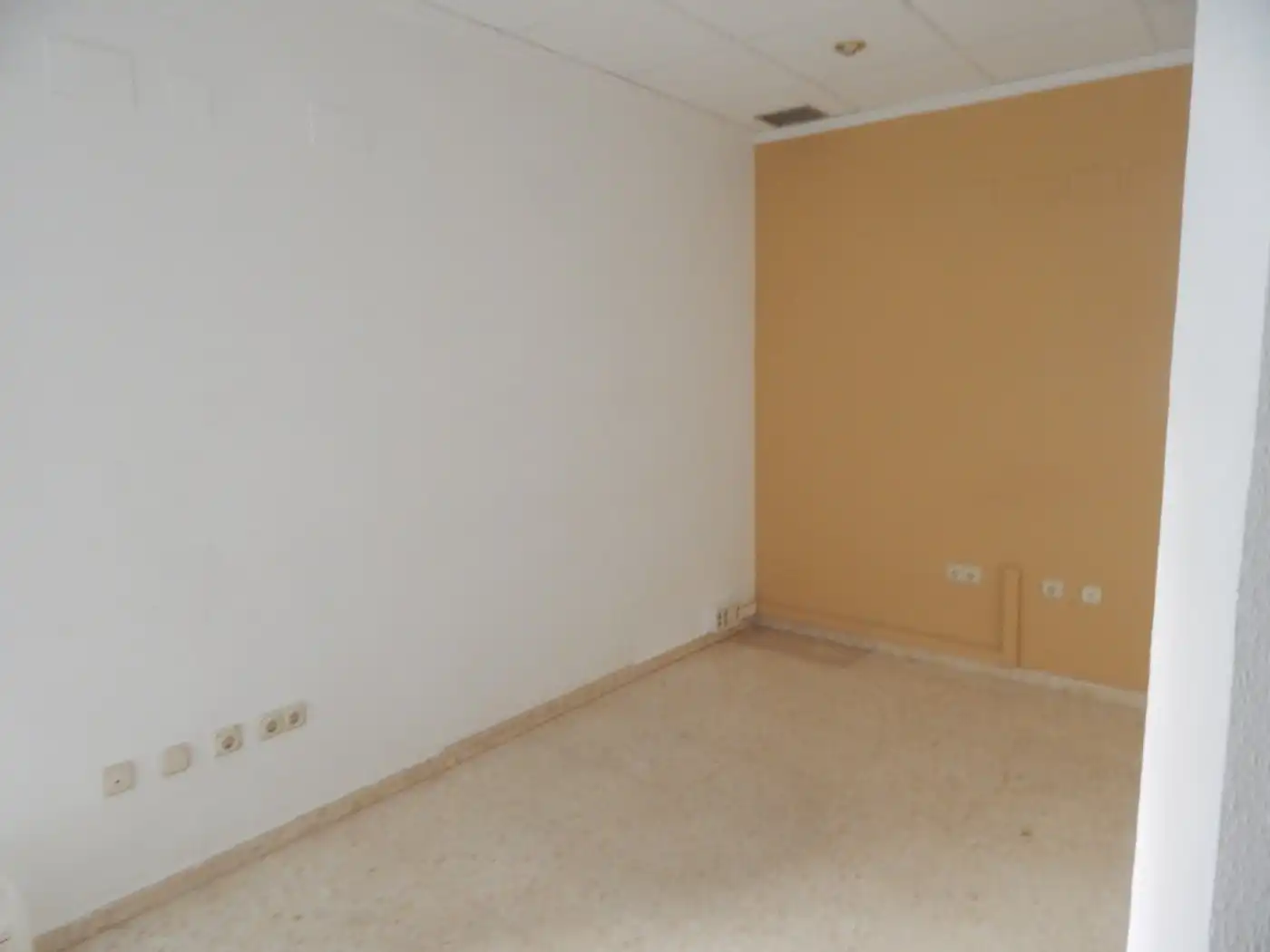 Business premises for sale in Sant Josep - Zona Hospital, imagen 11
