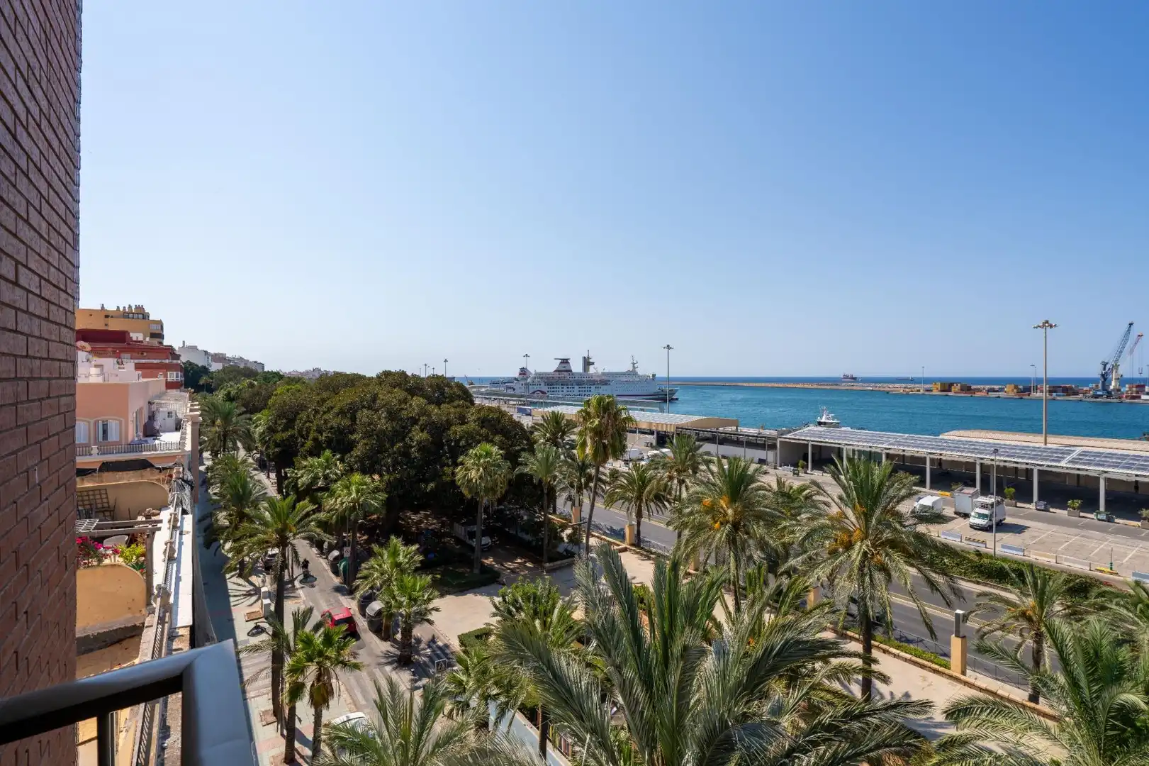 Außenansicht von Wohnung zum Verkauf in Almería mit Klimaanlage, Heizung und Balkon