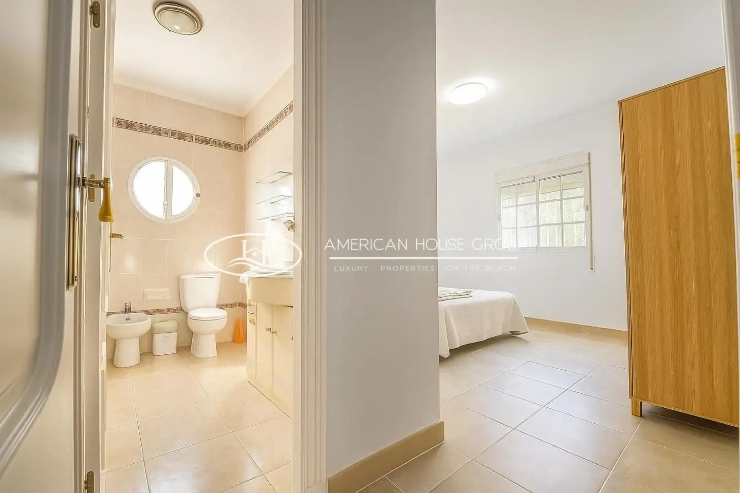 Bathroom of Houses for sale in Chiclana de la Frontera