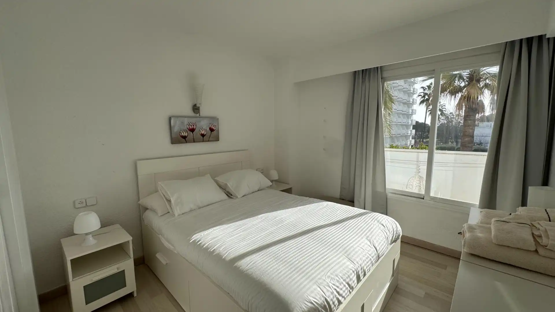 Dormitori de Apartament de lloguer en Alcúdia amb Aire condicionat, Moblat i Balcó