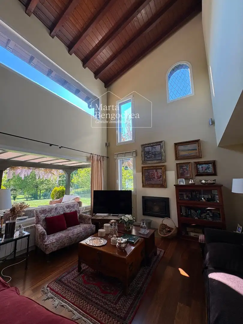 Sala de estar de Casa o chalet en venta en Legutio con Calefacción, Jardín privado y Terraza