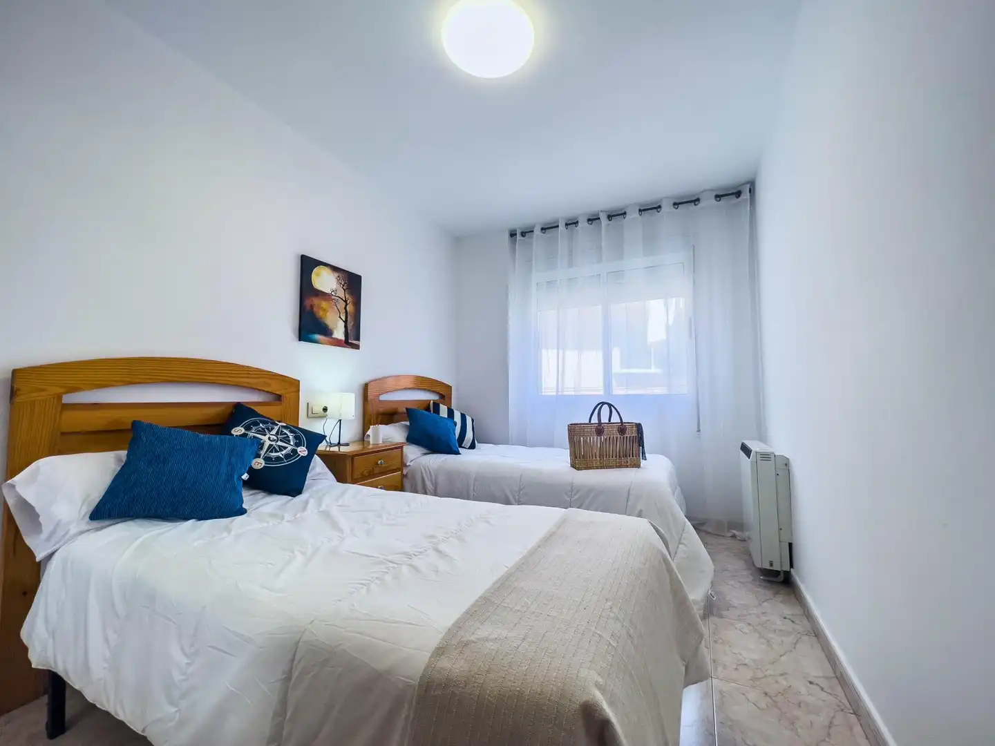 Schlafzimmer von Wohnung zur Miete in O Grove   mit Heizung