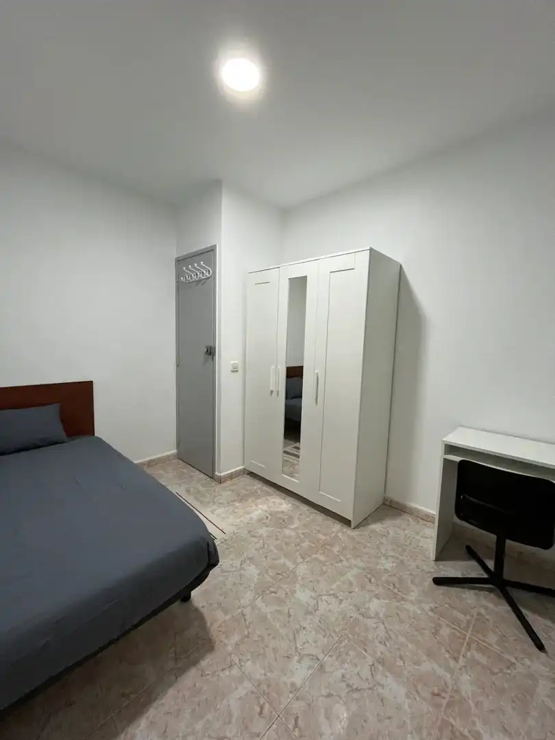 Bedroom of Flat for share in Ciutat Vella