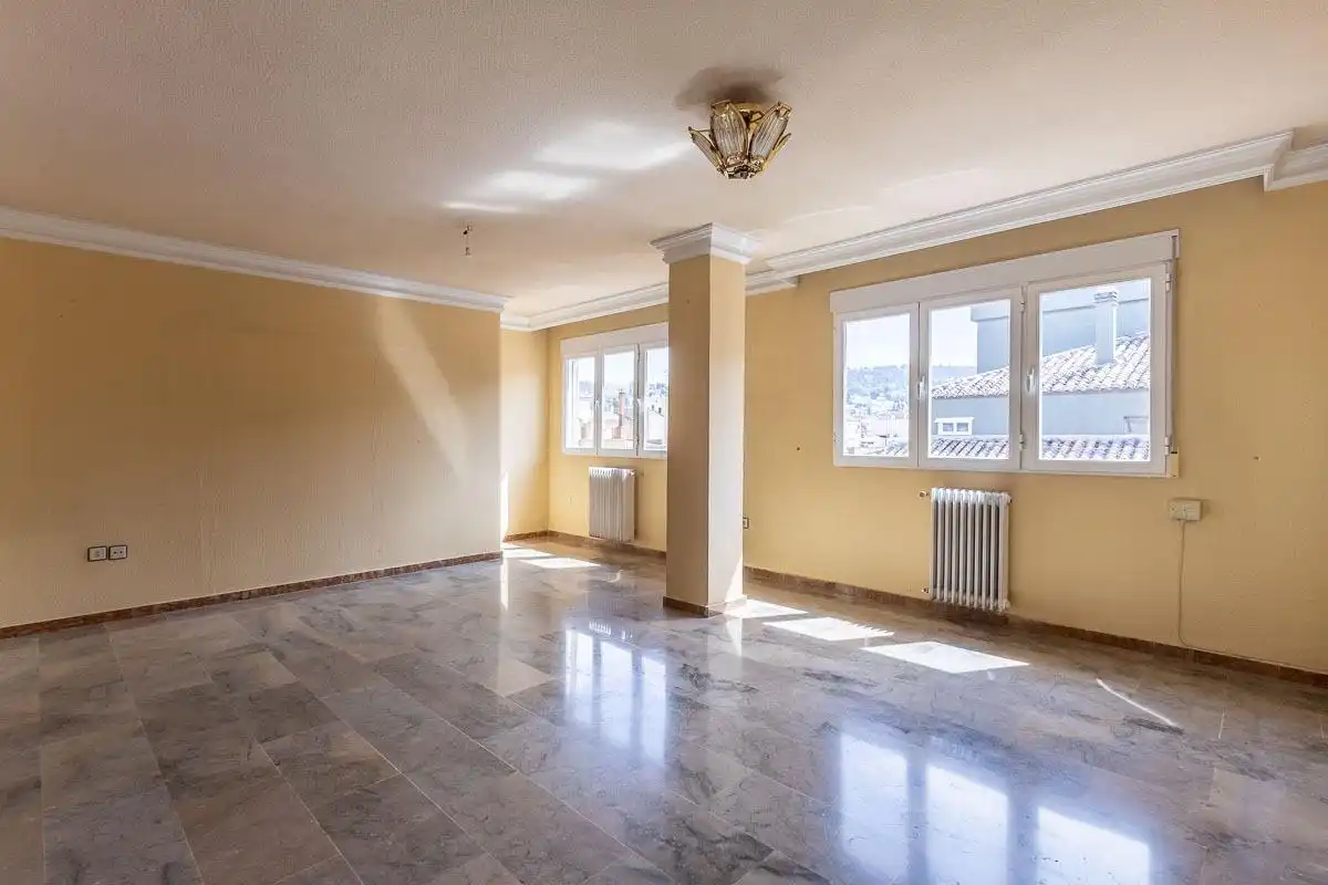 Piso con ascensor en venta en Calle MARQUES DE MONDEJAR