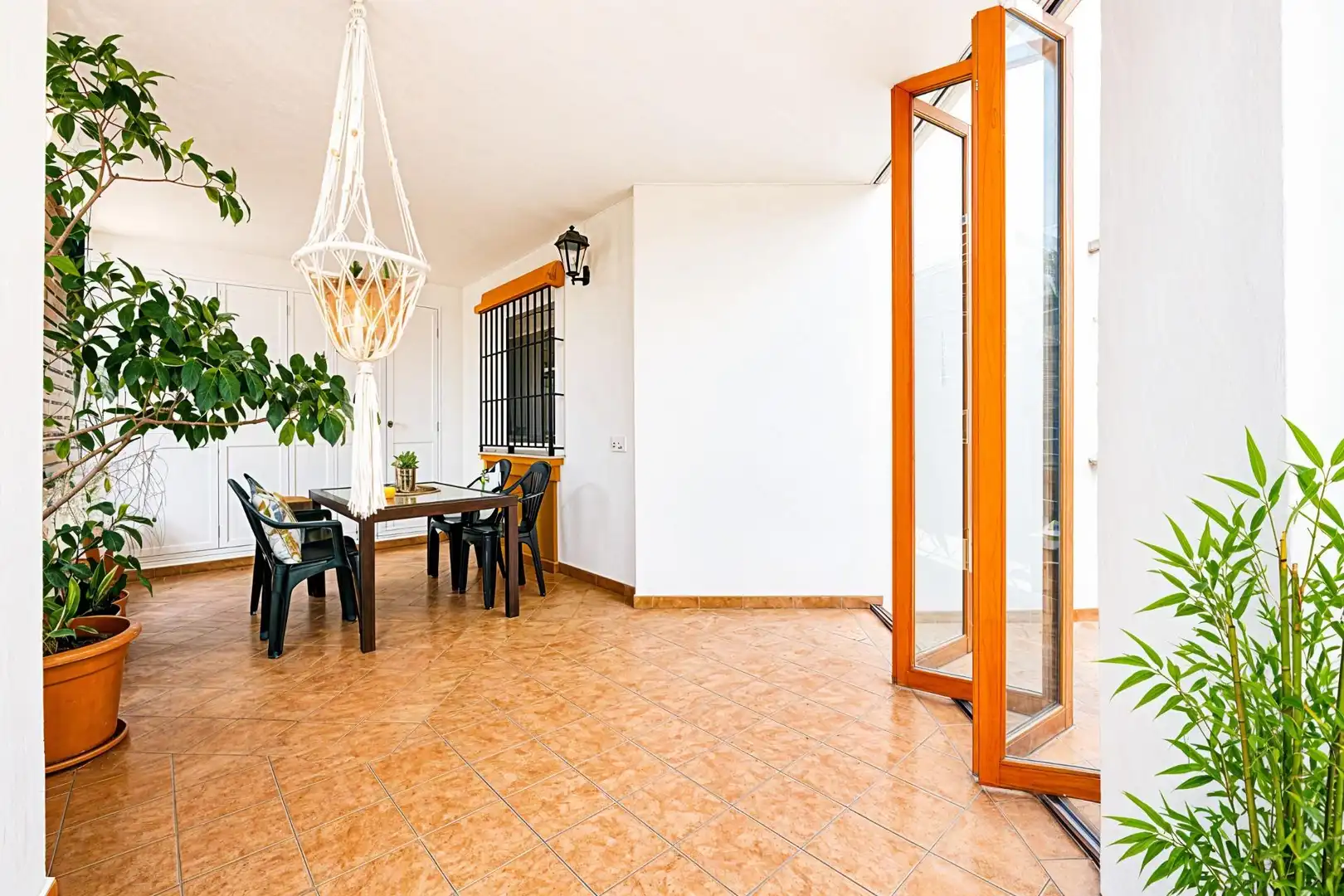 Esszimmer von Wohnungen zum Verkauf in Chiclana de la Frontera mit Privatgarten und Gemeinschaftspool