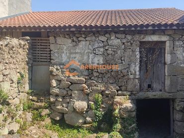 Casa con balcón en venta en Maside
