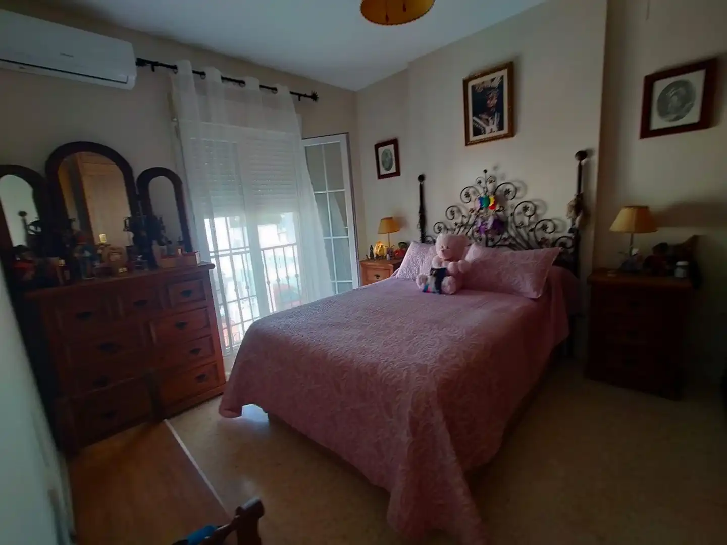 Schlafzimmer von Einfamilien-Reihenhaus zum Verkauf in La Línea de la Concepción mit Privatgarten
