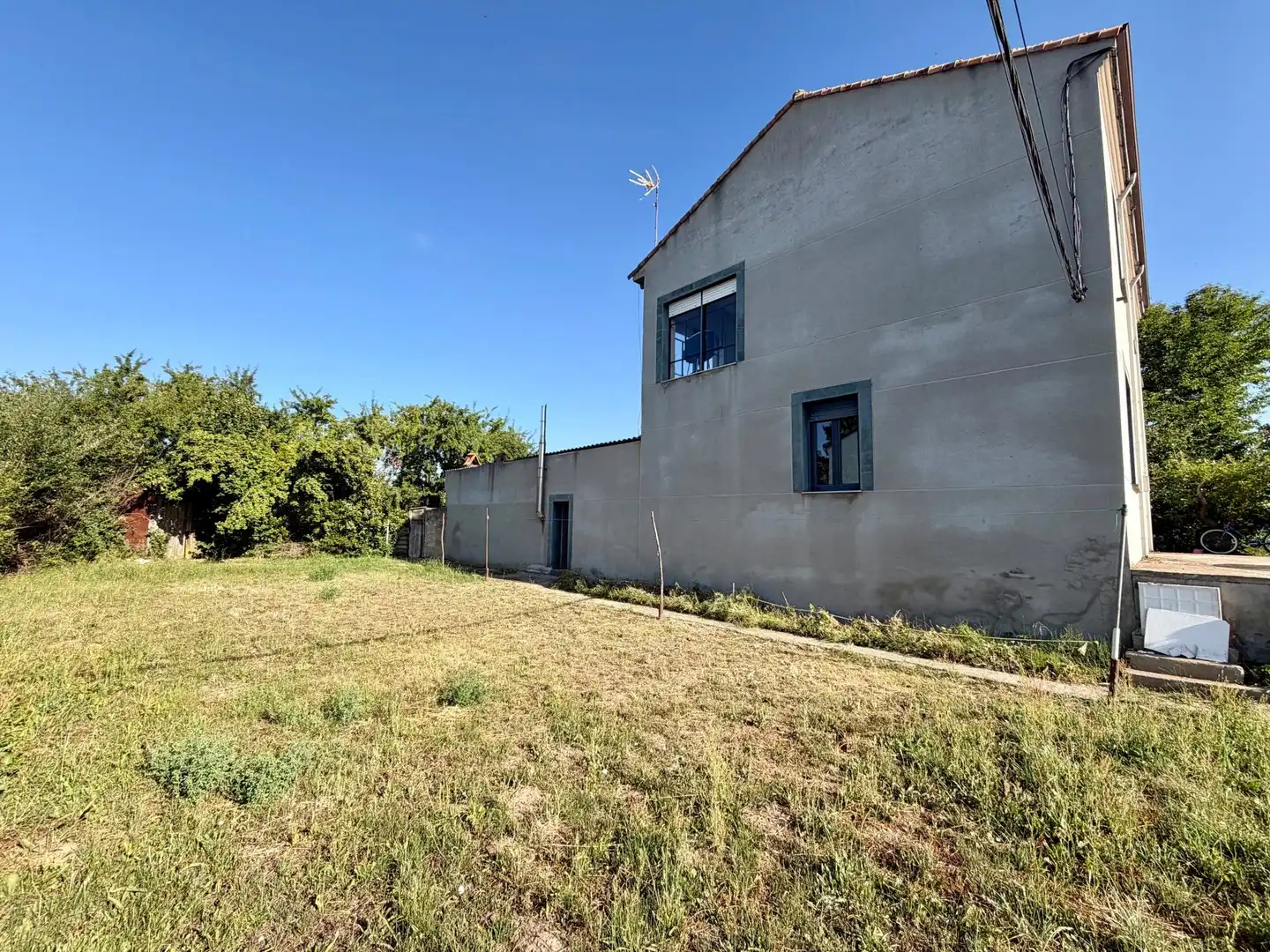Vista exterior de Casa o xalet en venda en Villarejo de Órbigo amb Terrassa i Balcó