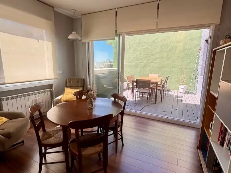 Esszimmer von Dachboden zum Verkauf in  Madrid Capital mit Klimaanlage, Terrasse und Balkon
