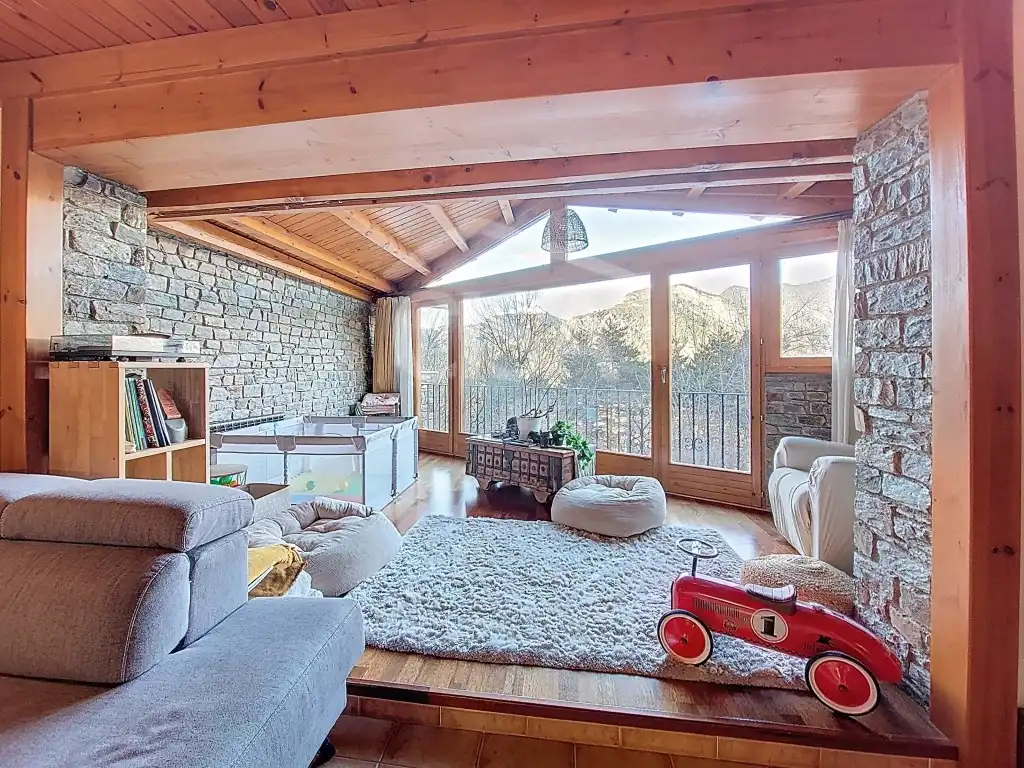 Sala de estar de Casa adosada en venta en Ordino con Trastero