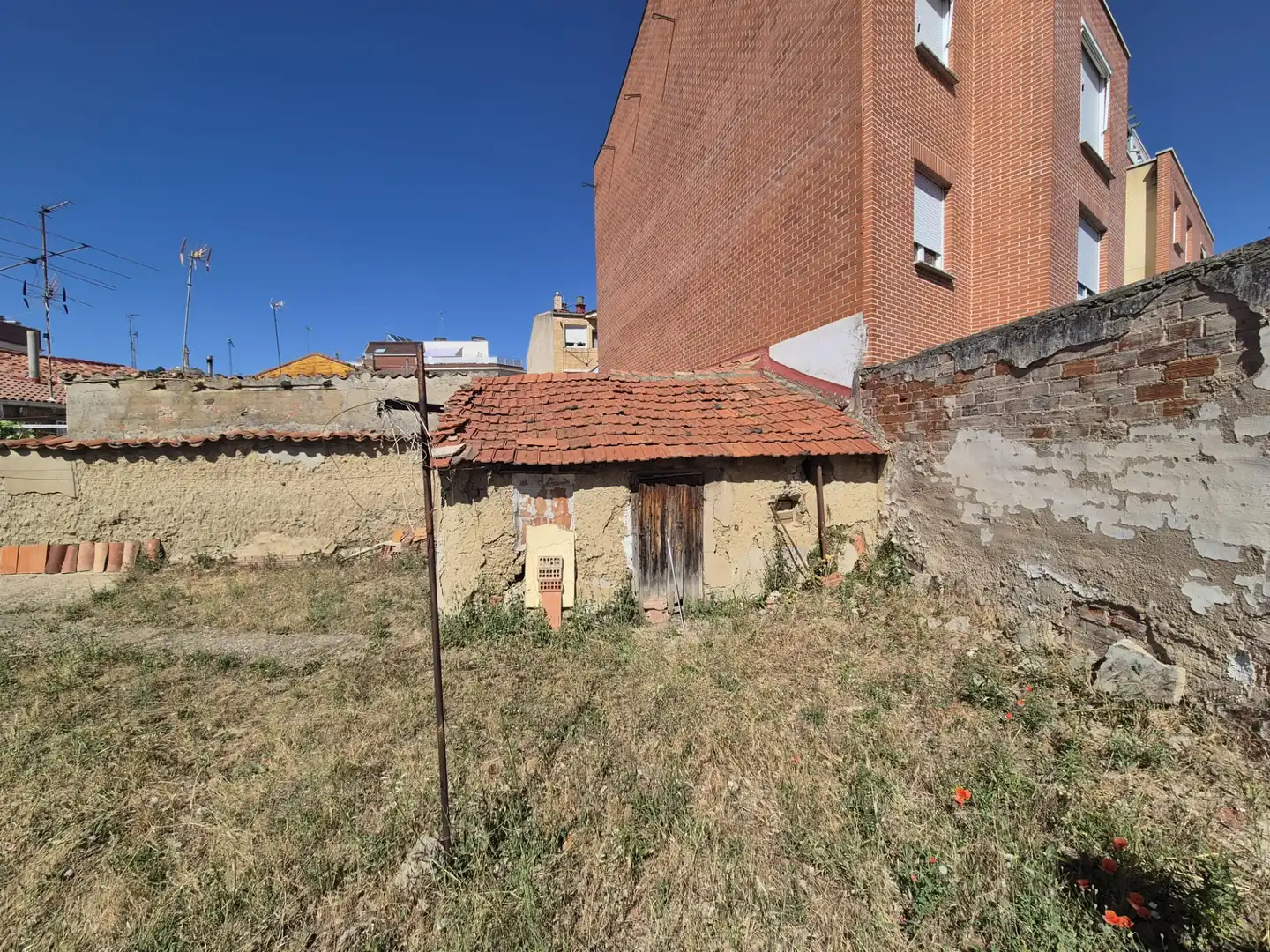 Houses for sale in Palencia  with Private garden and Furnished