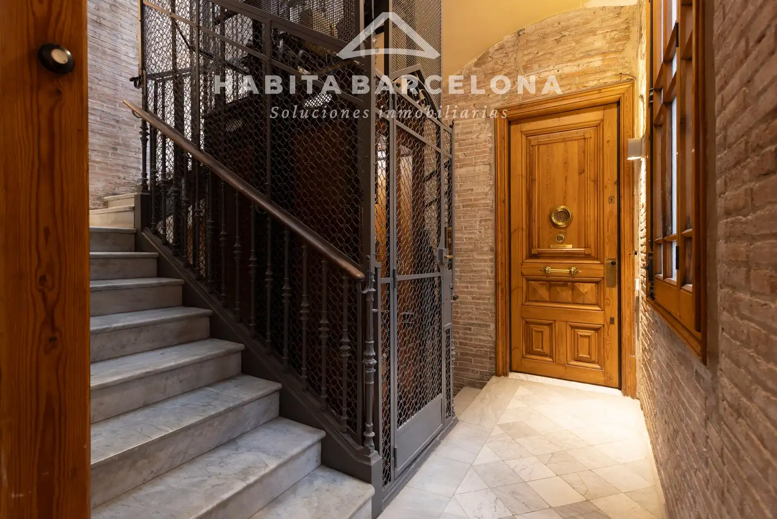 Wohnung zur Miete in Barcelona mit Klimaanlage, Heizung und Parkett