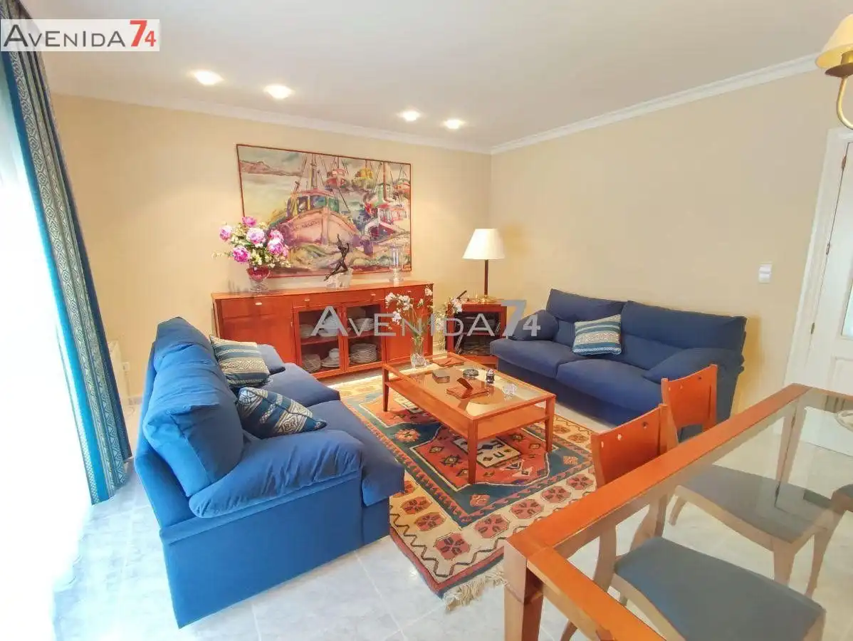 Houses for sale in Los Angeles - Apolonia