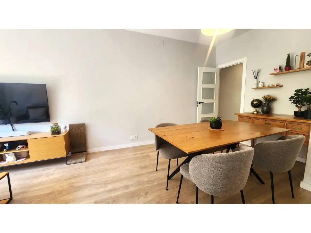 Dining room of Flat for sale in Barcelona  with Air Conditioner, Parquet flooring and Terrace