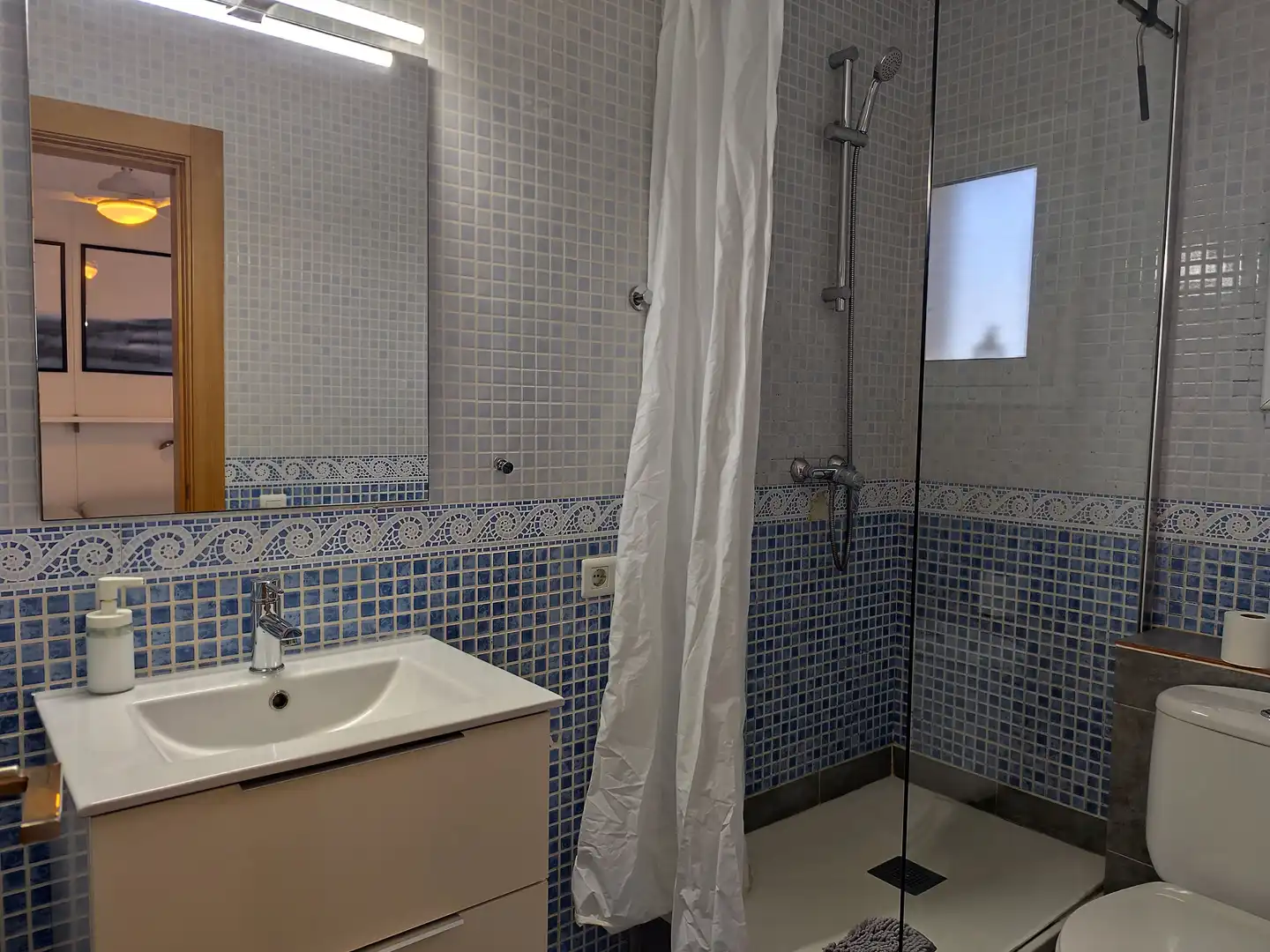 Bany de Pis en venda en L'Ampolla amb Aire condicionat, Terrassa i Moblat