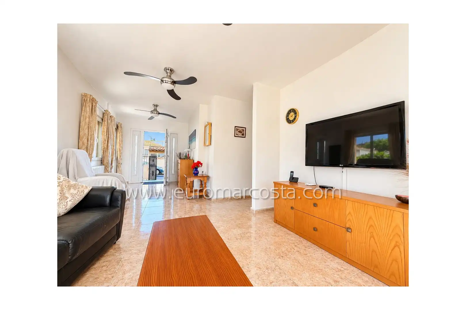 Chalet con piscina en venta en Calle Helsinki, imagen 9
