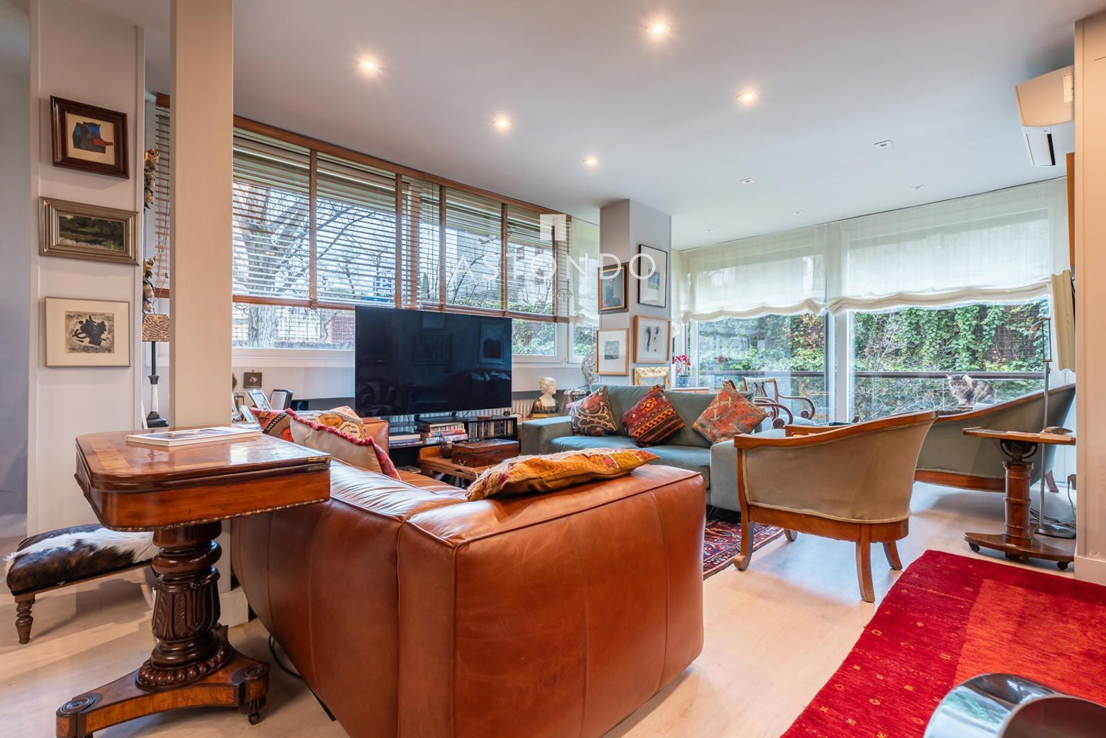 Living room of Flat for sale in  Madrid Capital  with Air Conditioner, Heating and Terrace