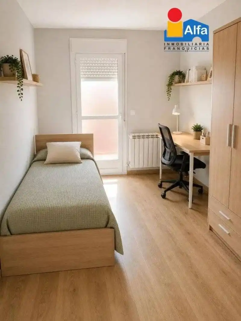 Habitación de Piso en venta en Cáceres con Aire acondicionado, Jardín privado y Terraza