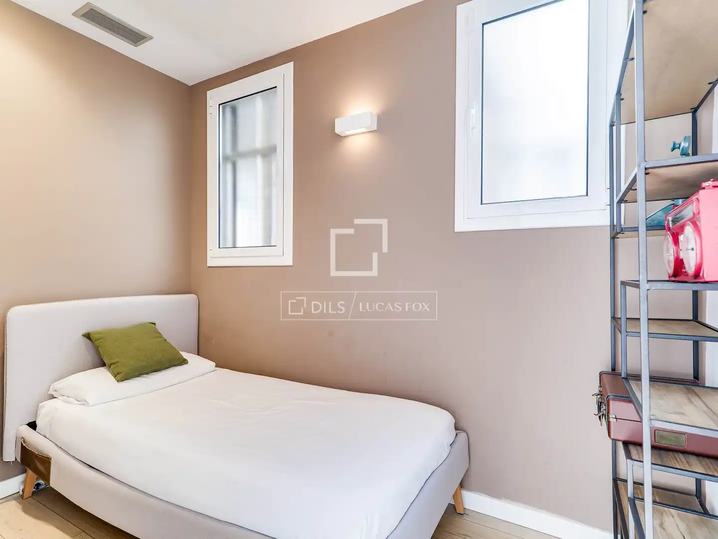 Habitación de Ático en venta en Barcelona con Aire acondicionado, Calefacción y Terraza