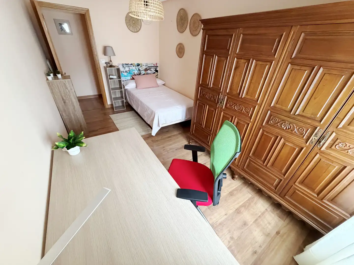 Habitación de Piso de alquiler en Avilés con Calefacción y Amueblado