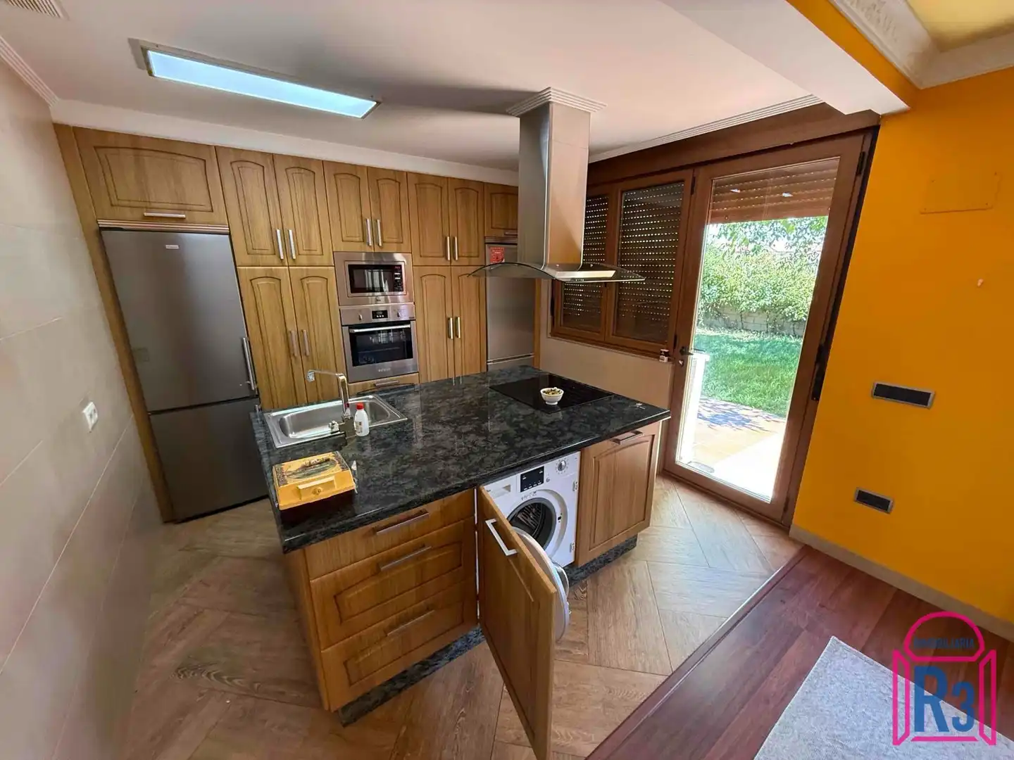 Kitchen of Houses for rent in Onzonilla  with Heating and Furnished