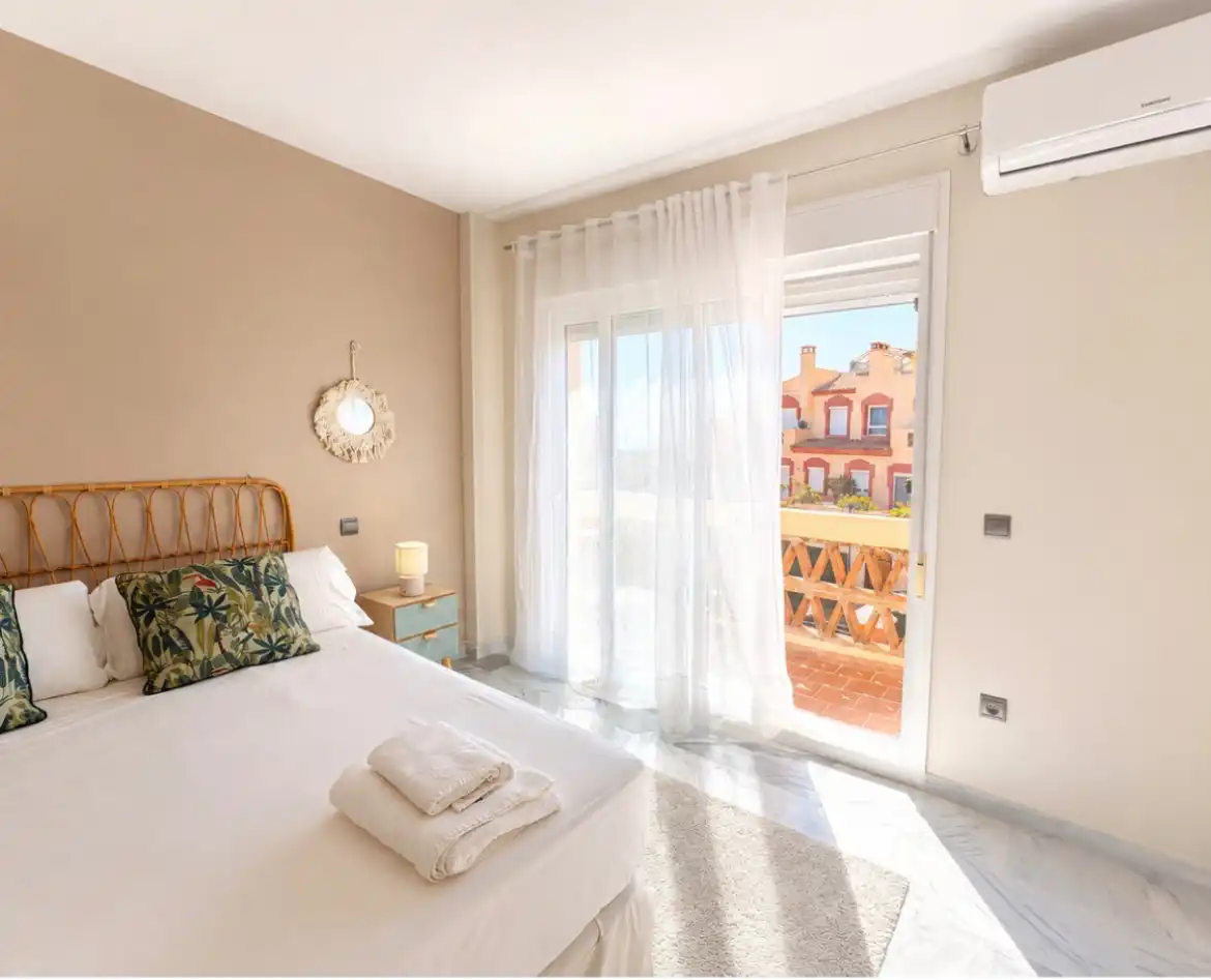 Bedroom of Houses for sale in Marbella  with Air Conditioner, Private garden and Terrace