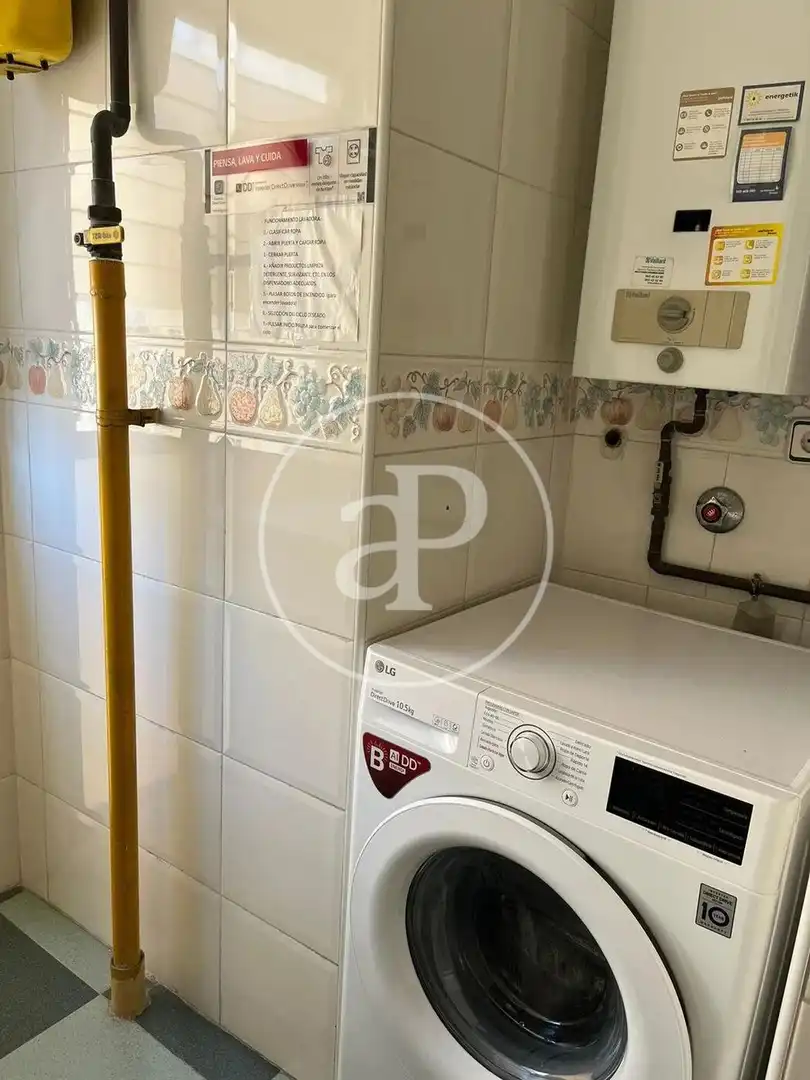 Cuina de Àtic de lloguer en Valencia amb Aire condicionat i Terrassa