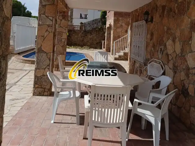 Houses for sale in Calle Finlandia 9, Canyelles