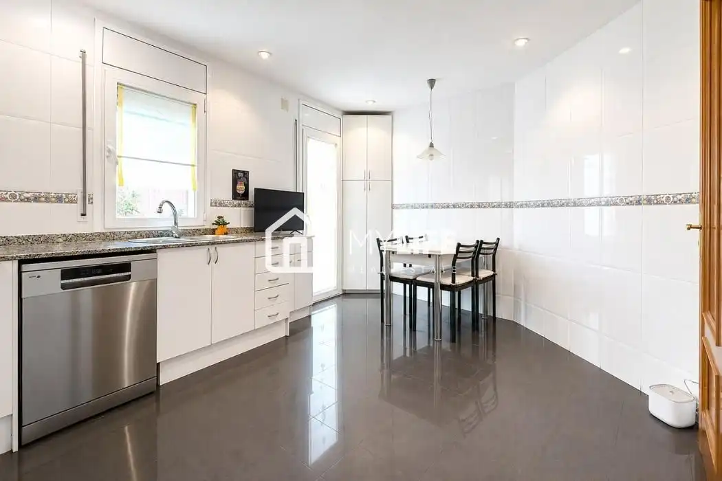Kitchen of Attic for sale in Barcelona  with Air Conditioner, Heating and Parquet flooring
