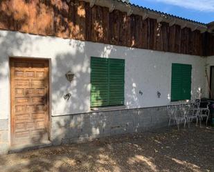 Vista exterior de Casa o xalet en venda en Maello amb Terrassa