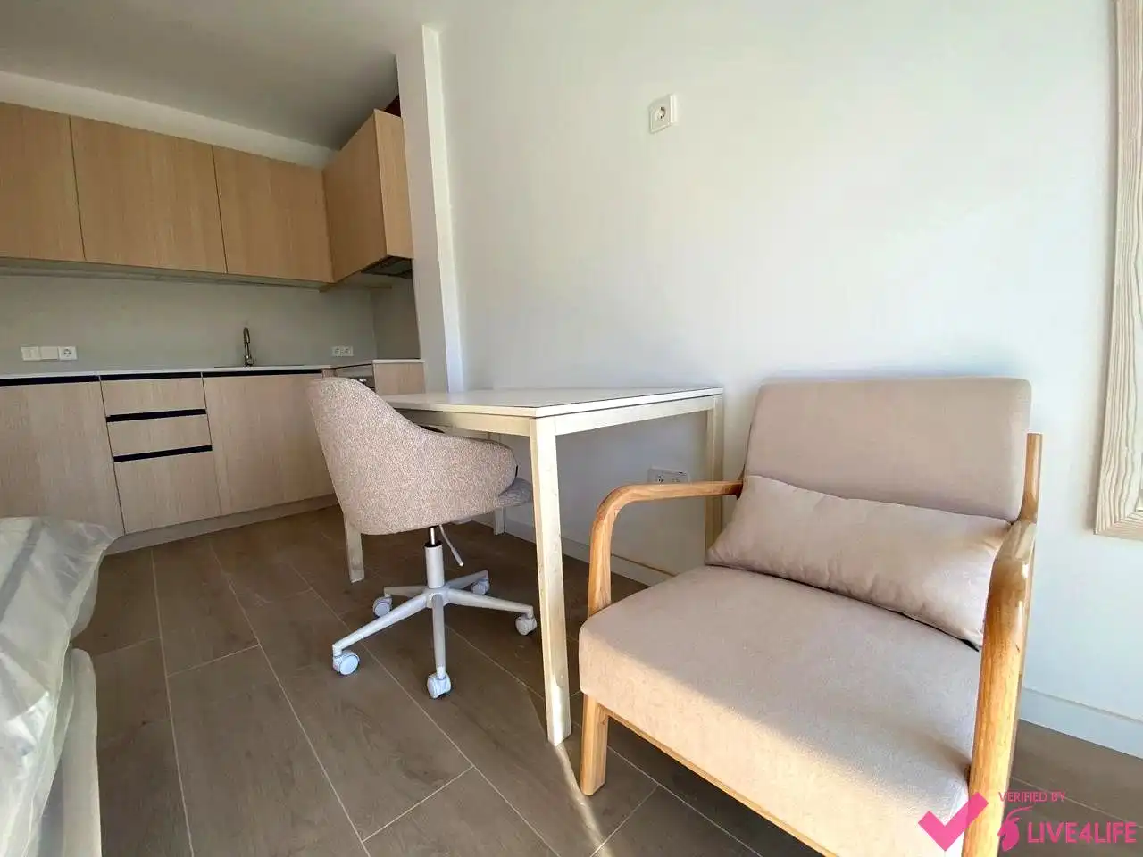 Estudio de alquiler en De Catalunya, La Carrasca