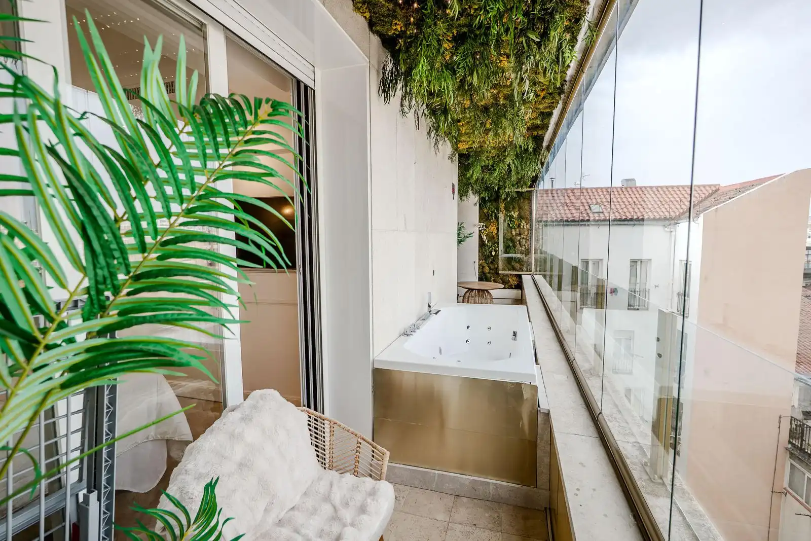 Balcony of Attic for sale in Madrid  with Air Conditioner, Heating and Parquet flooring