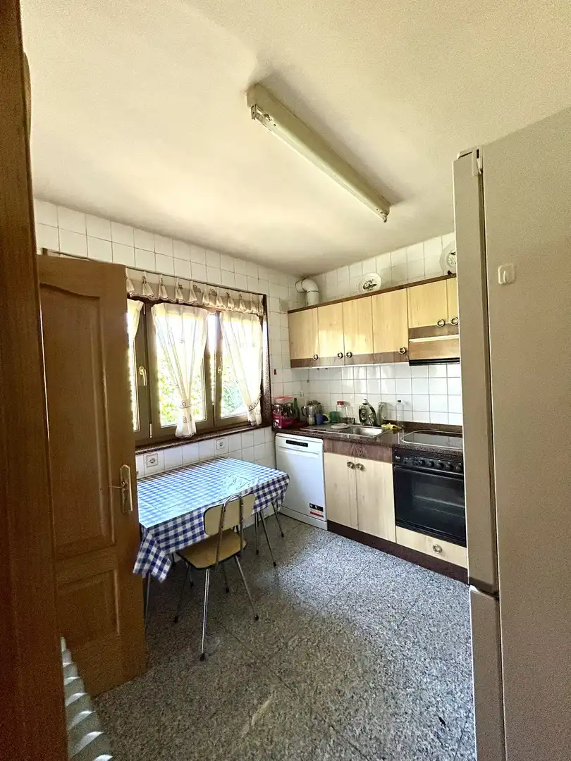 Cocina de Casa o chalet en venta en Villadangos del Páramo con Calefacción, Terraza y Piscina