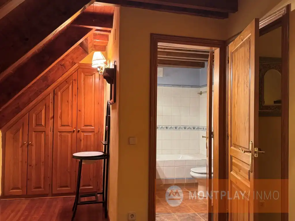 Detached homes for sale in Naut Aran