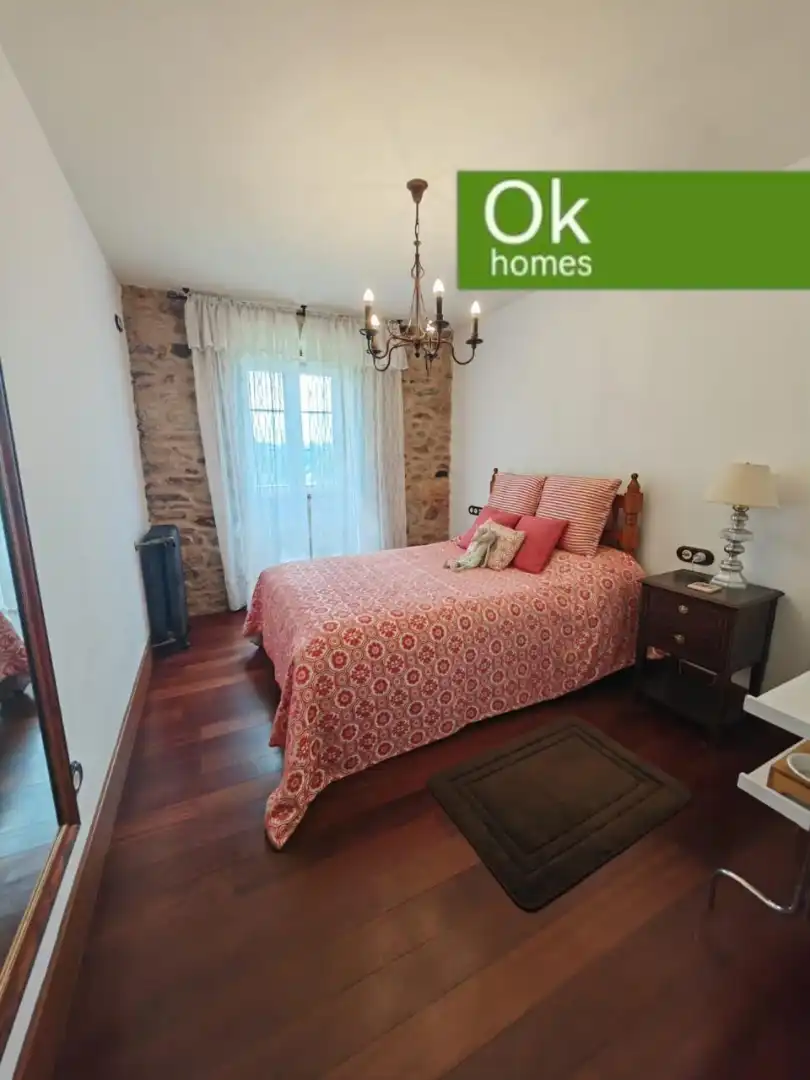 Schlafzimmer von Country house zum Verkauf in Sobrado (A Coruña) mit Heizung, Privatgarten und Parkett
