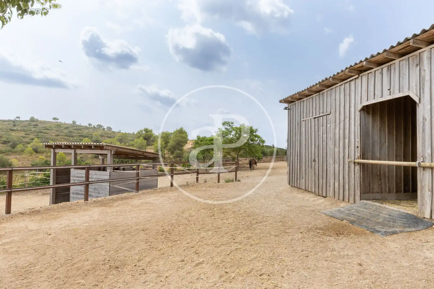Vista exterior de Casa o xalet en venda en Montserrat amb Aire condicionat, Calefacció i Jardí privat
