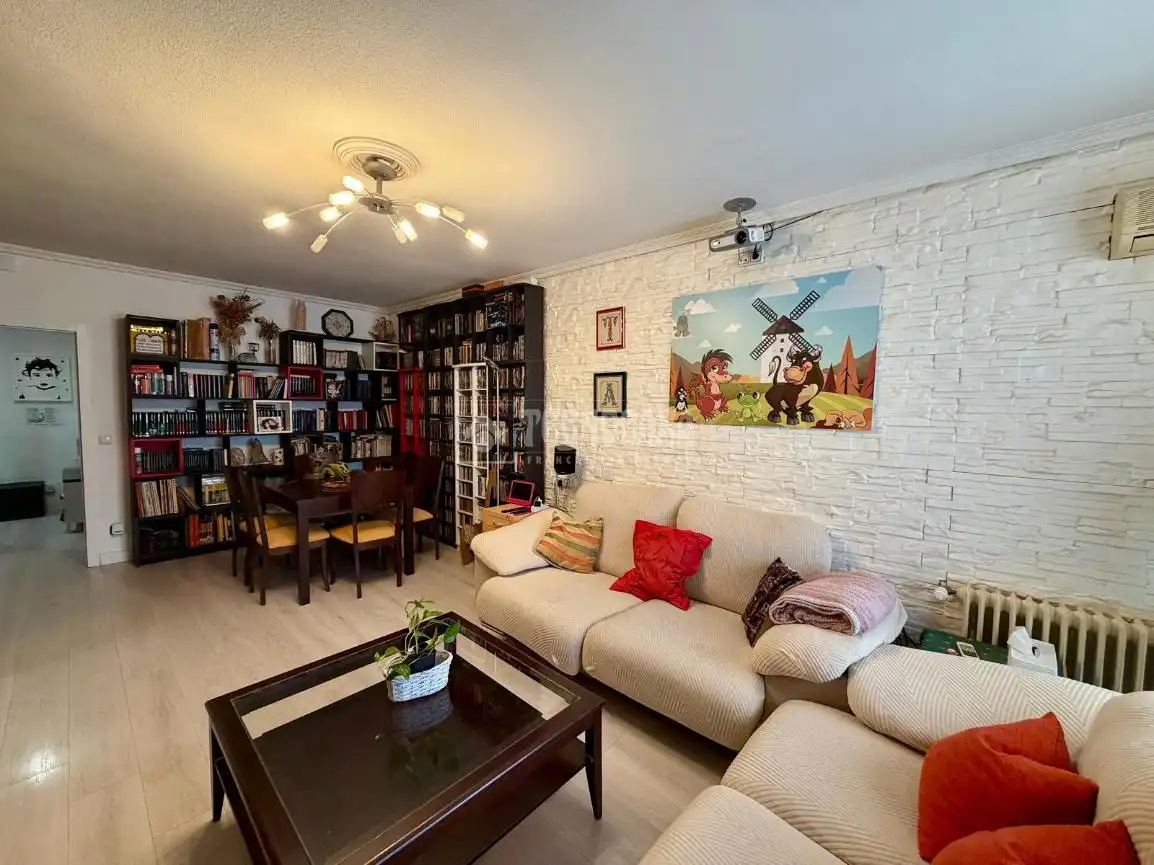 Sala de estar de Piso en venta en Valdepeñas con Aire acondicionado, Calefacción y Trastero