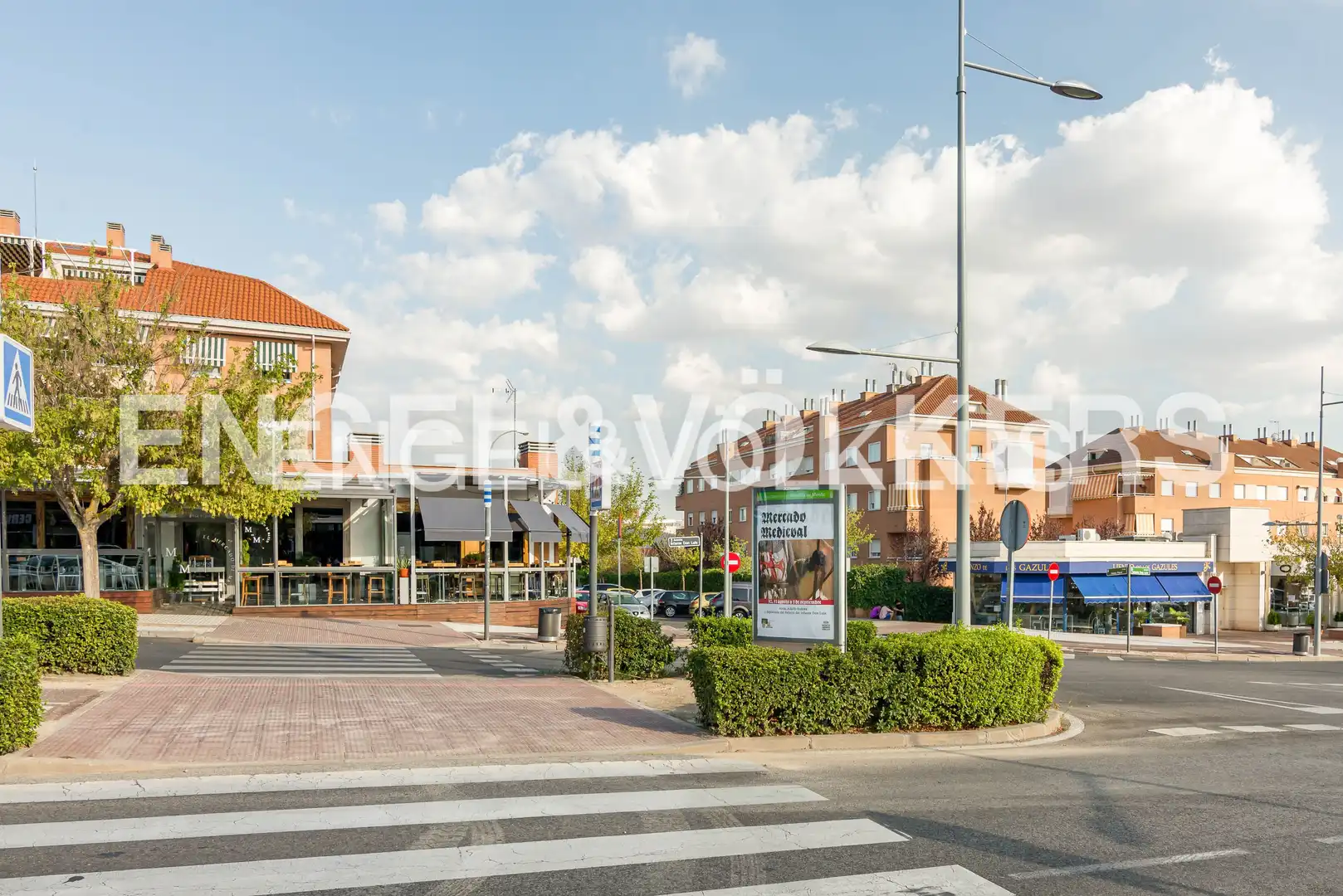 Vista exterior de Estudi de lloguer en Villaviciosa de Odón amb Calefacció, Jardí privat i Parquet