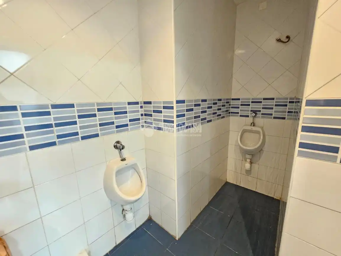 Baño de Local en venta en Carabanchel