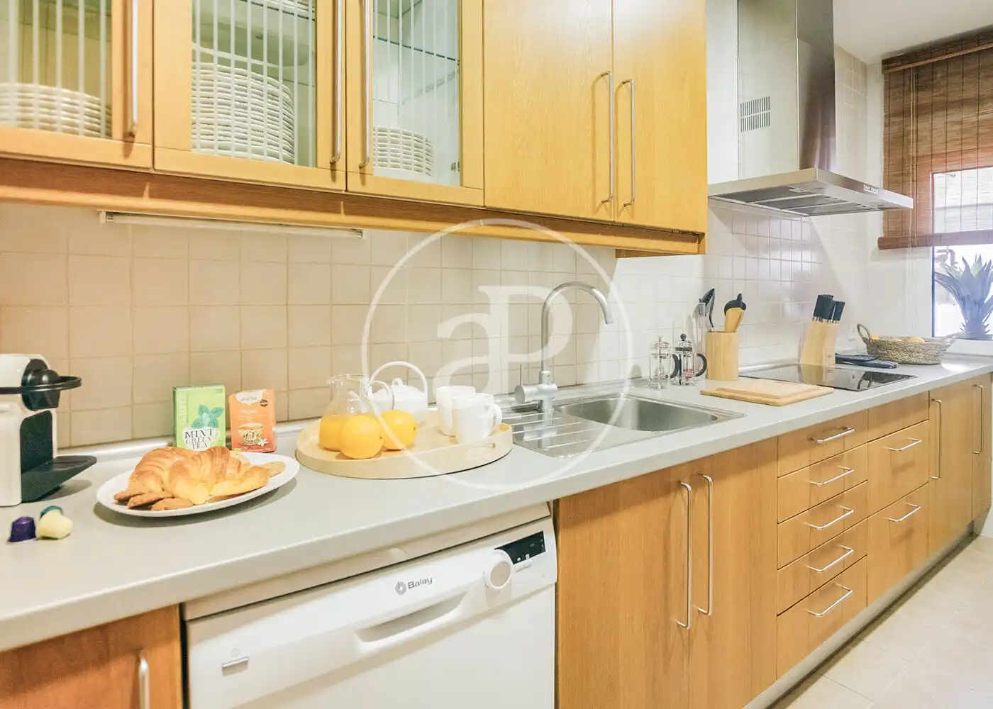 Attic for rent in C. de los Caños del Peral, Palacio