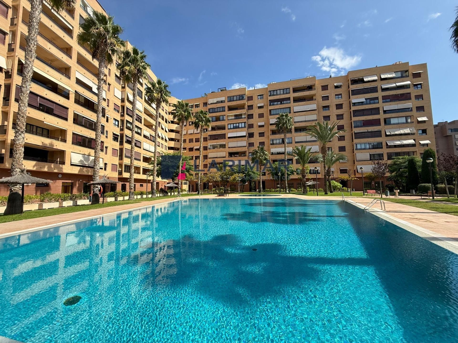 Swimming pool of Flat to rent in Alicante / Alacant  with Air Conditioner, Heating and Private garden