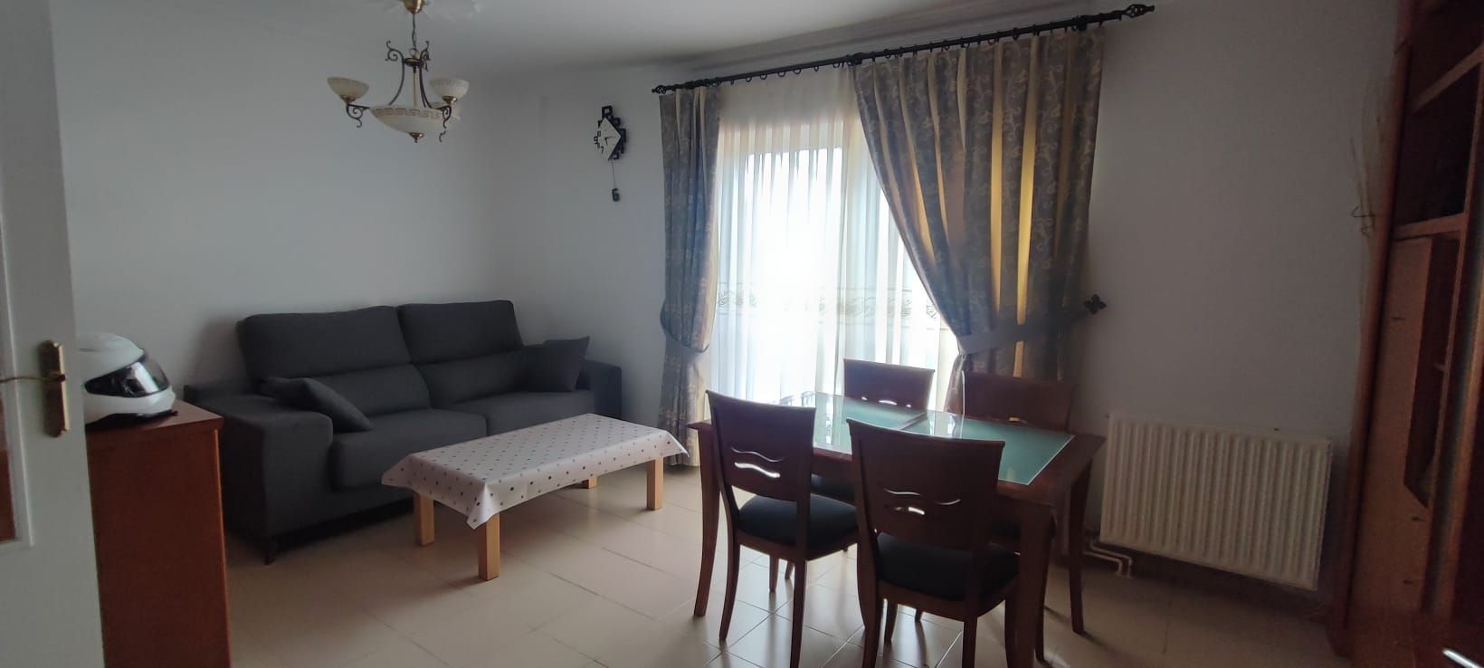 Sala d'estar de Casa o xalet de lloguer en Camarma de Esteruelas amb Aire condicionat i Moblat