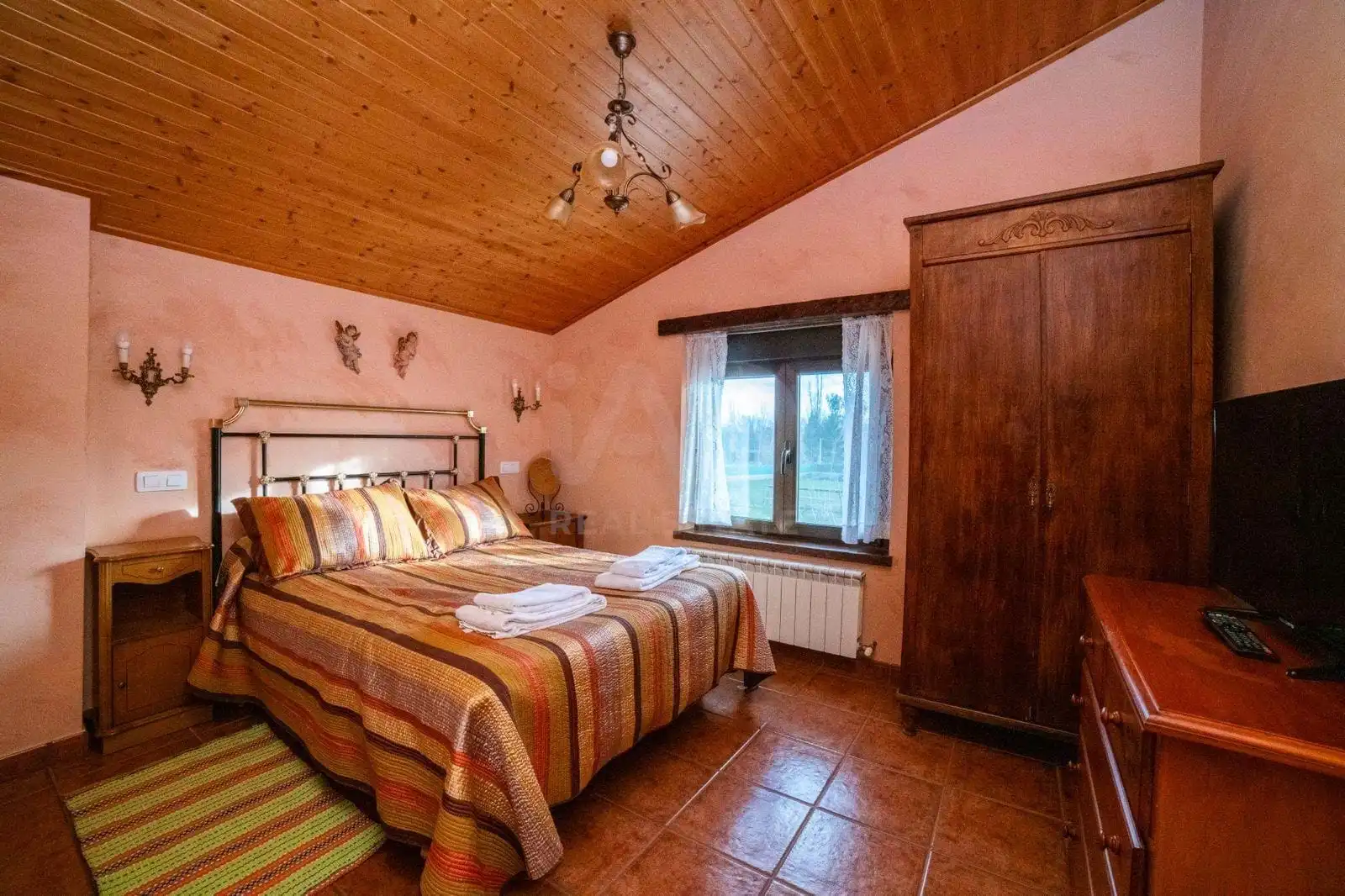 Schlafzimmer von Country house zum Verkauf in Ciudad Rodrigo mit Heizung, Terrasse und Schwimmbad