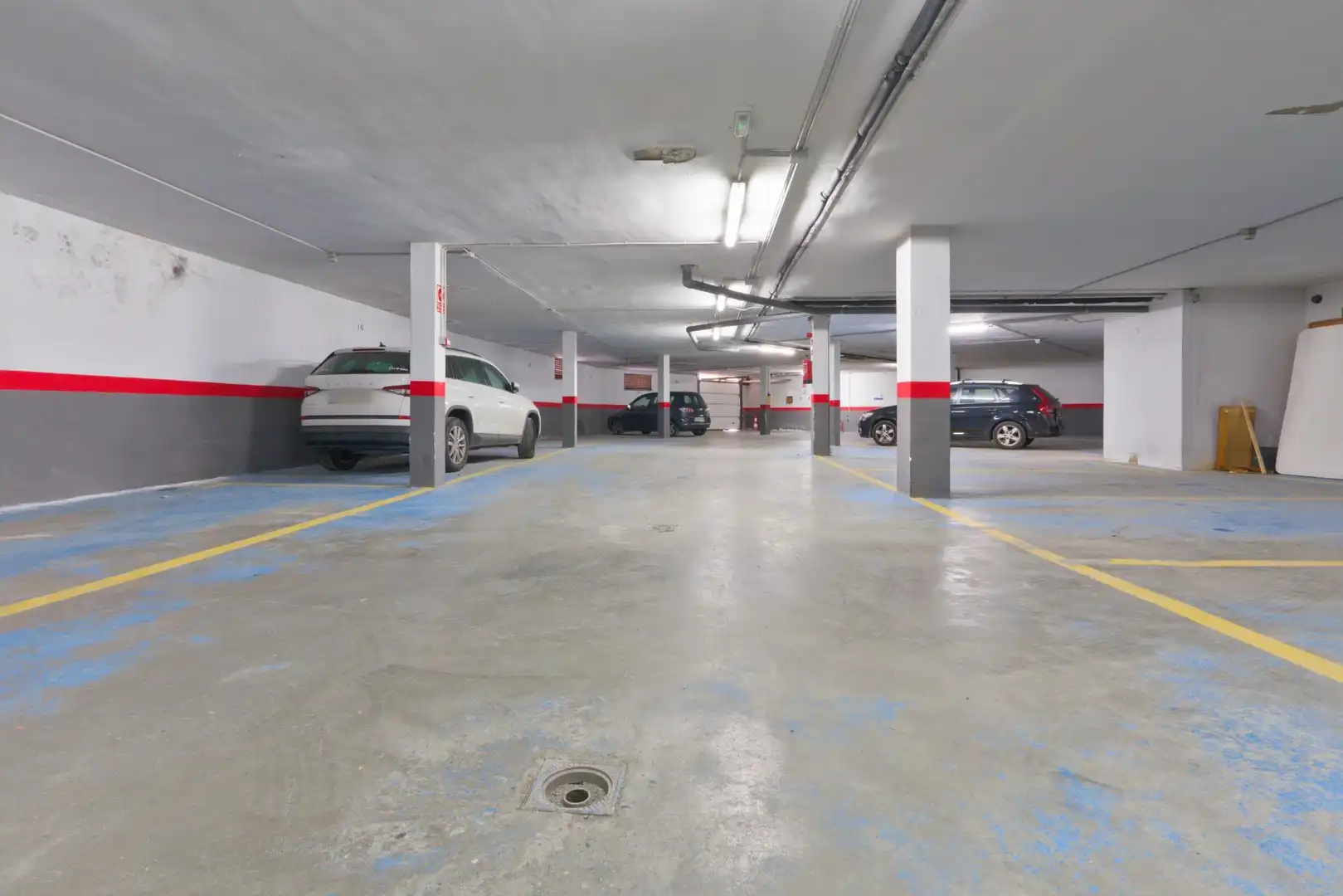 Parking de Apartamento en venta en Sierra Nevada con Terraza, Trastero y Amueblado
